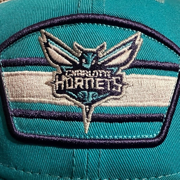 New Era Charlotte Hornets 9FORTY Cap - Picture 12 of 12